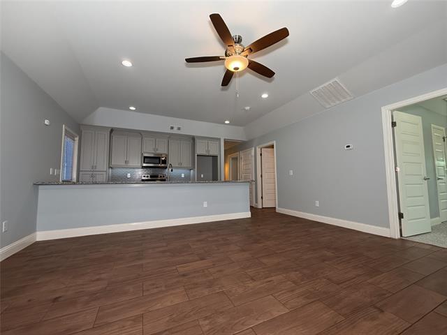 Photo - 115 Munson St