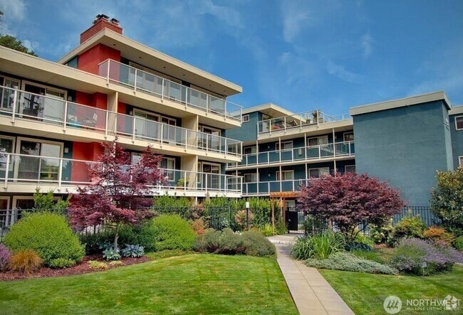 Building Photo - 1730 Taylor Ave N Unit 302 Rental