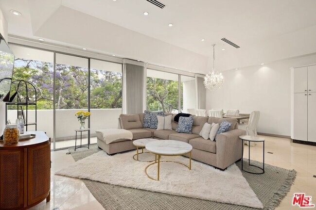 Building Photo - 2220 Ave of the Stars Rental
