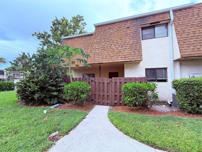 Building Photo - 109 San Remo Blvd Rental