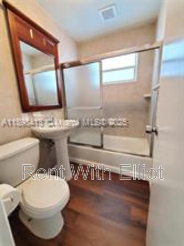 Photo - 2407 Scott St