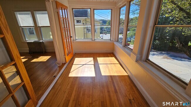 Photo - 15 Bragaw St