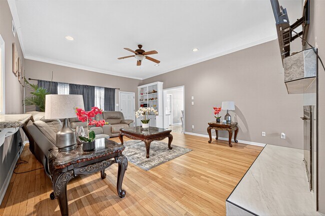 Photo - 25314 Lynbriar Ln