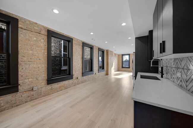 Photo - 1320 W 19th St Unit A3