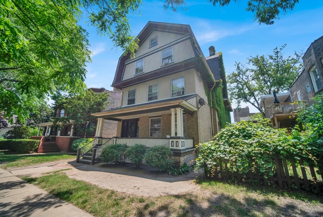 Building Photo - 826 Hamlin St Unit House