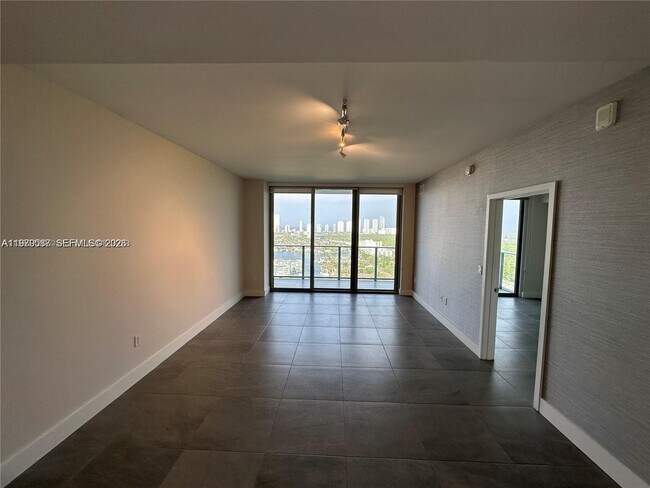Photo - 16385 Biscayne Blvd Unit 2716