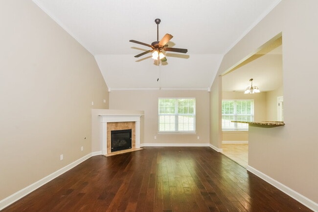 Photo - 5714 Kingsman Dr