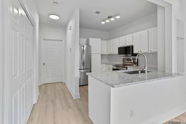 5165 Etta St Unit 8E