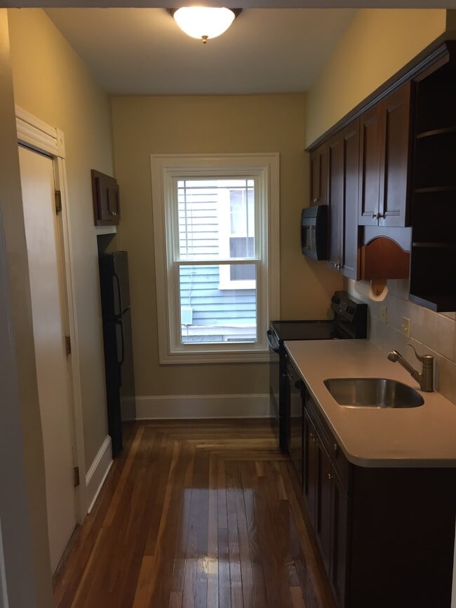 Kitchen - 59 Halsey St Unit 1F