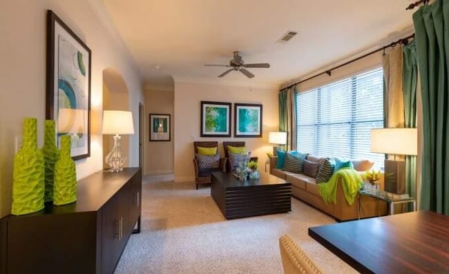 Building Photo - 1 bedroom in Houston TX 77056 Unit 1292 Rental