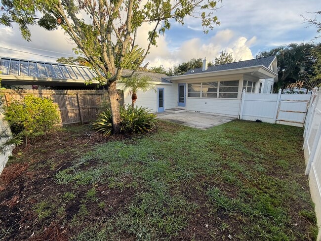 Photo - 474 30th Ave N