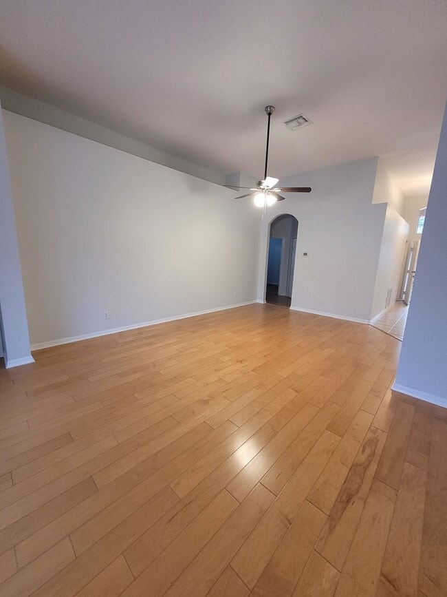 Photo - Amazing Renovated 4 bed 3 bath in Davenport