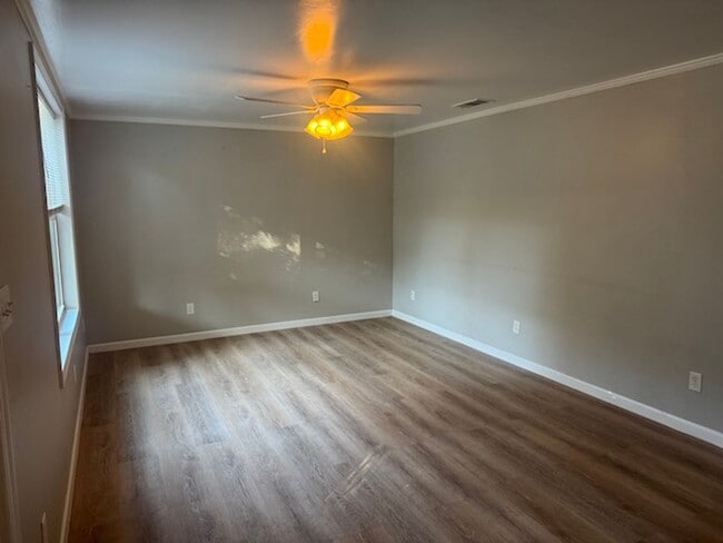 Photo - POOL AND APT/WORK SHOP/CRAFT ROOM