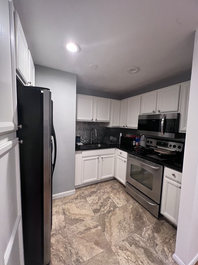 Photo - 50 Seymour St