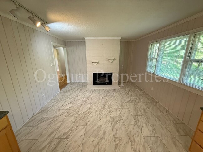 Photo - 2630 Farmbrook Rd