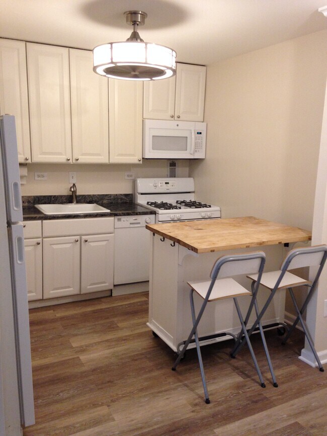 Photo - 1420 N St NW Unit 302