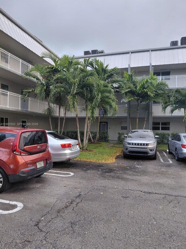 Photo - 2980 Riverside Dr Unit 125-3