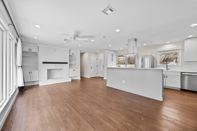 Photo - 8312 Savage Guilford Rd