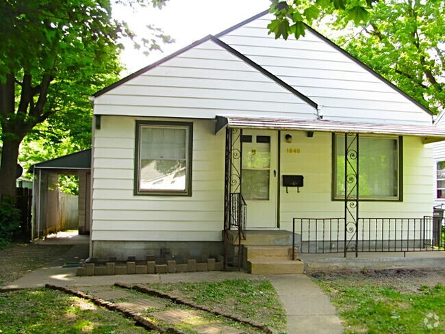 Building Photo - 1840 N Linwood Ave Rental