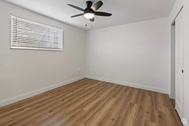 2 BR, 1BA - 900SF - Primary