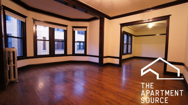 Building Photo - 2434 N Sawyer Ave Unit 1E Rental