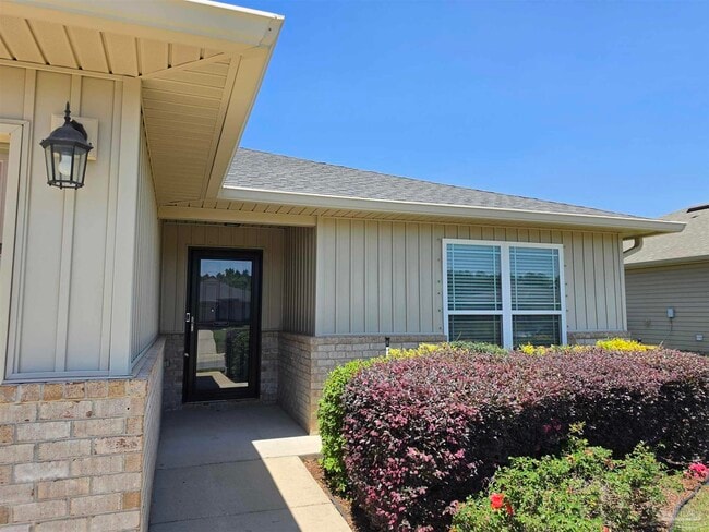 Building Photo - 5574 Peach Dr