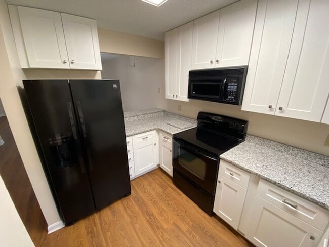 Photo - Ideal Living: Beautifully Designed 2 Bedro...