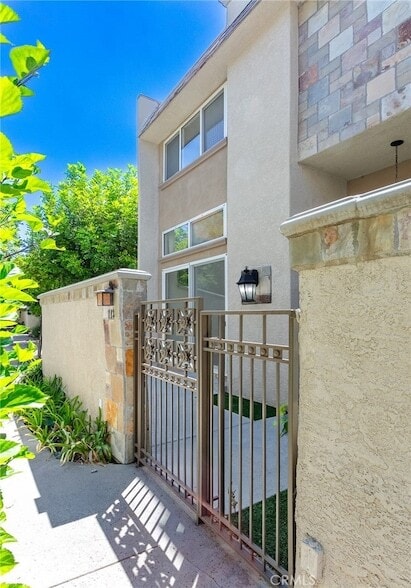 Photo - 21901 Lassen St