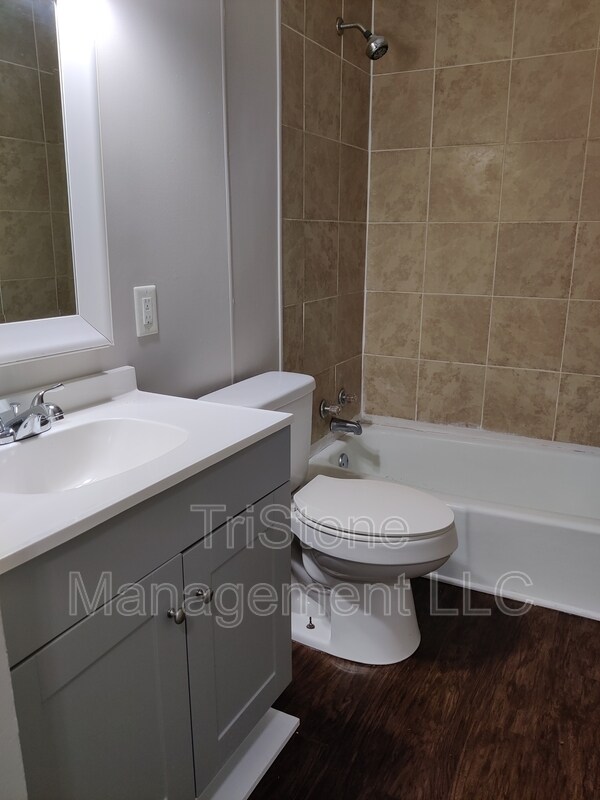 Photo - 3030 Crawford Ave