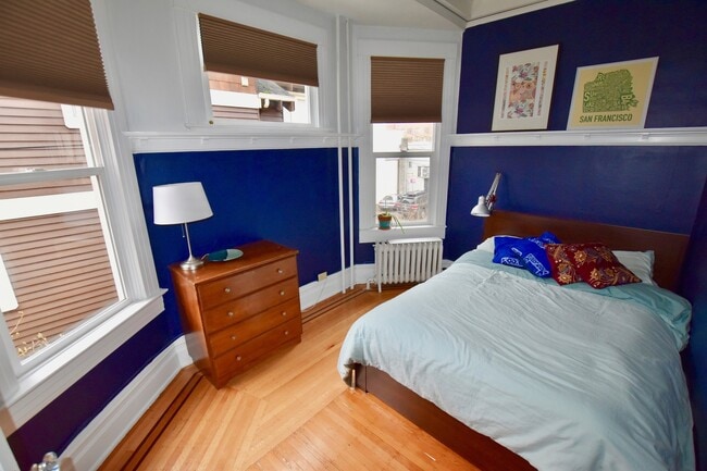 Charming Capitol Hill One Bedroom - AVAILABLE 9/8/2026!