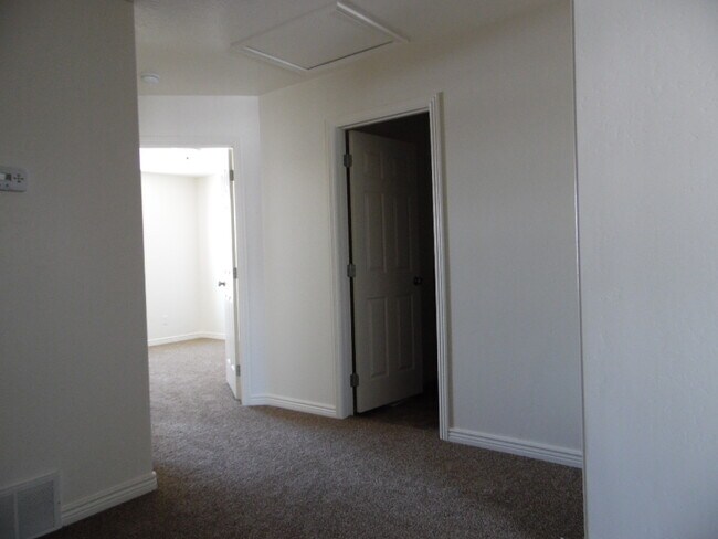 Photo - 703 S 260 W