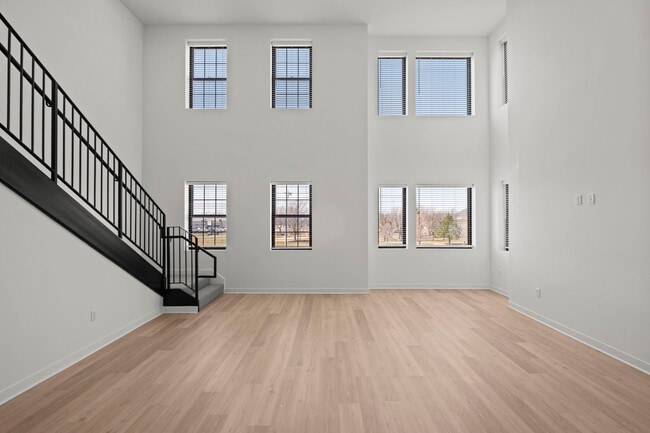 Building Photo - 3009 N Oak Trafficway Rental