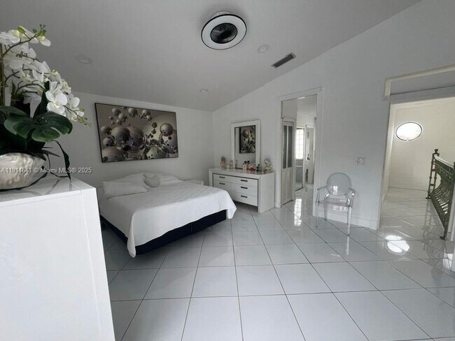 Photo - 15370 SW 152nd Ave