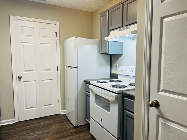 Photo - 107 Lee St Unidad 107 Lee Street-  A