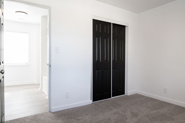 Photo - Newly Renovated 2BR Townhouse Midland, PA! W/ AC!