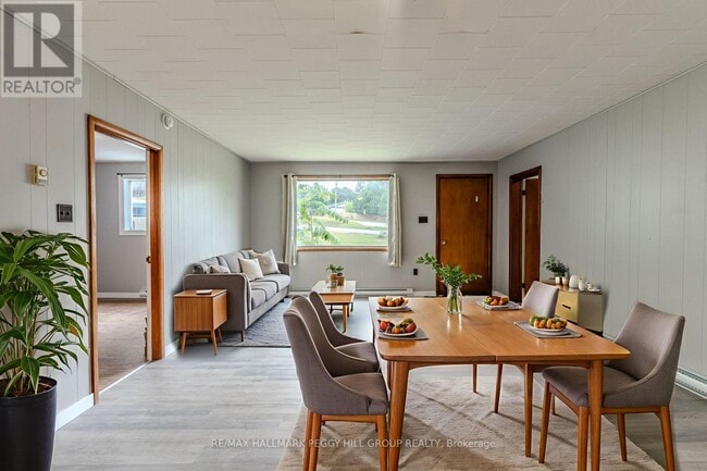 Photo - 332 Champlain Rd