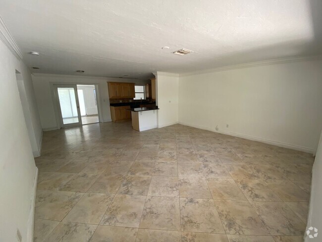 Building Photo - 804 NE 2nd St Rental