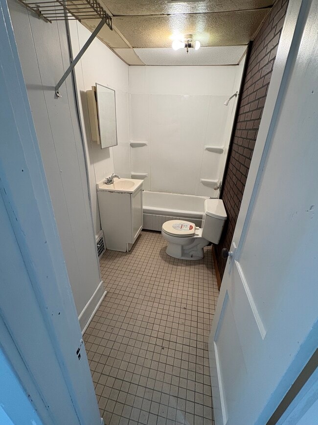 Photo - 522 W Allen St Unit 522 West Allen,  3