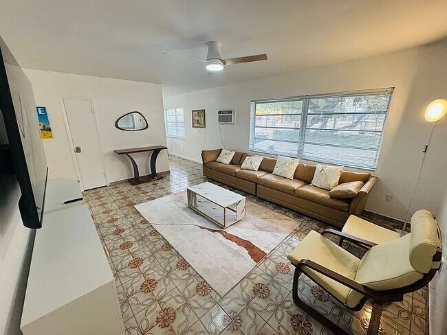 650 Pennsylvania Ave Unit 1