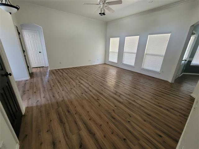 Photo - 205 Willow Creek Dr
