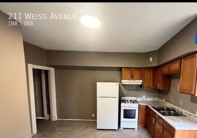 Photo - 211 Weiss Ave