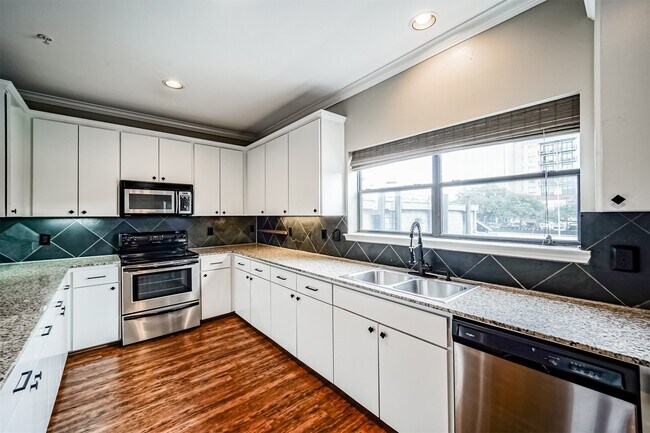 Photo - 17 Waugh Dr