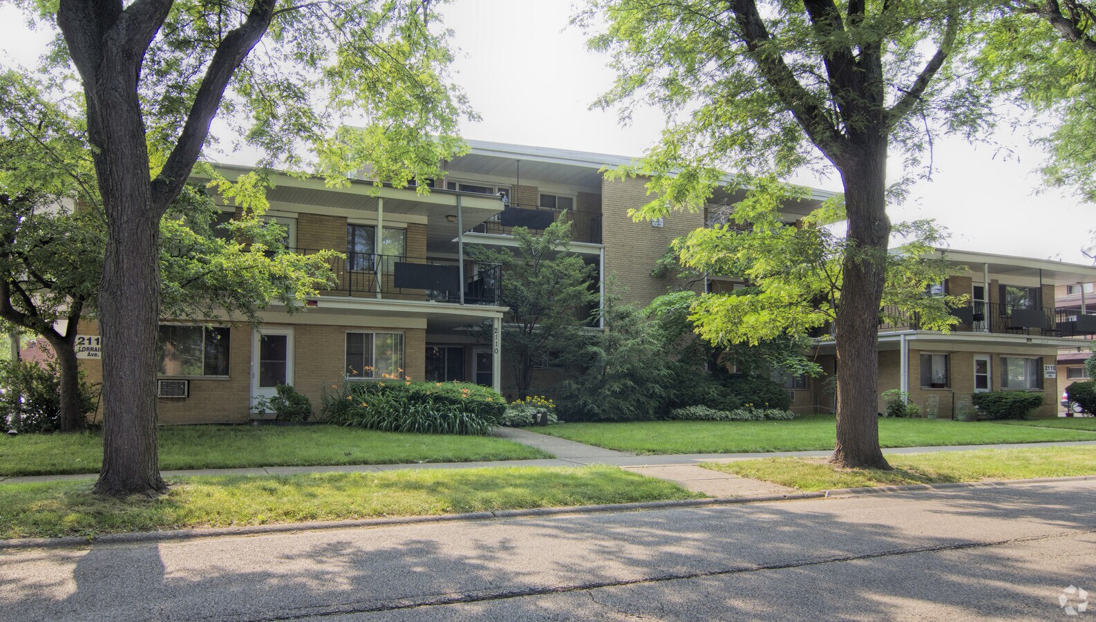 Lorraine Apartments - Lorraine Apartments