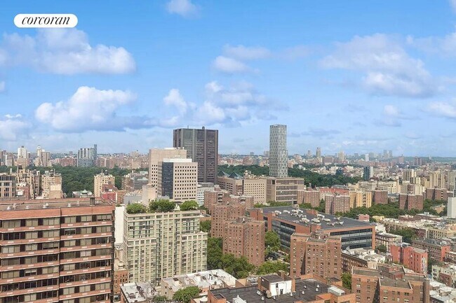 Photo - 215 E 96th St