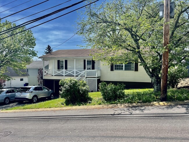 Photo - 736 Dayton St