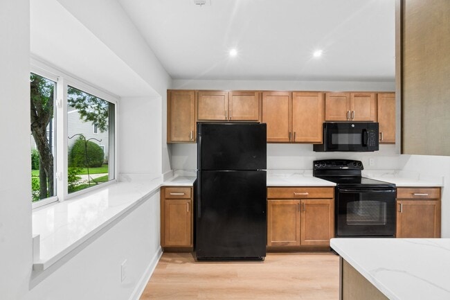 Photo - 290 Hilltop Ln