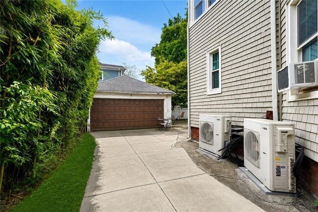 Photo - 1112 Beverley Rd