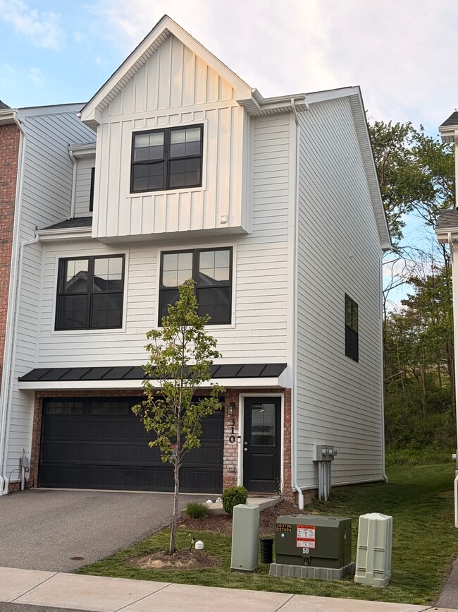Vista principal - 310 Thurgood Dr