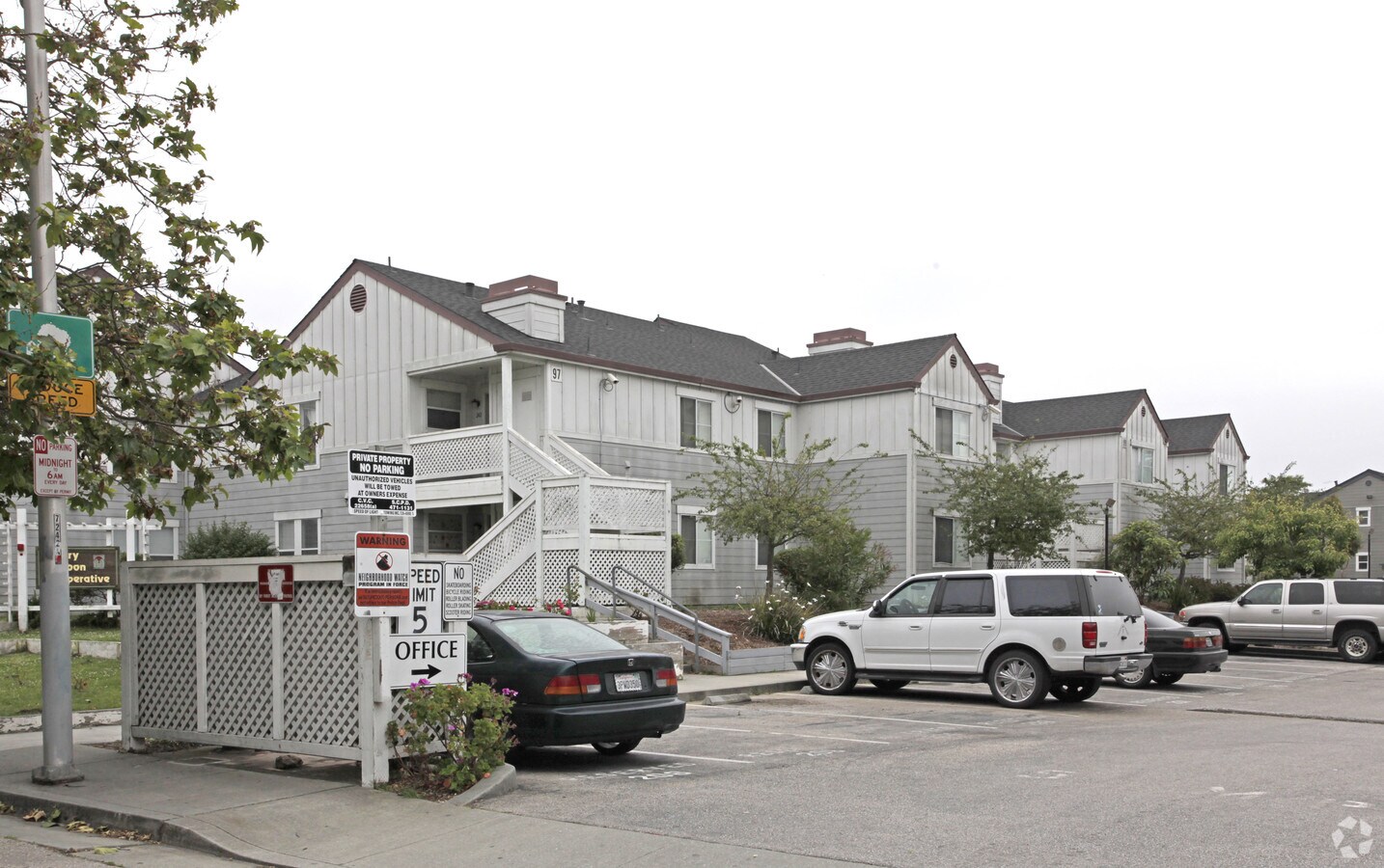 Photo - Neary Lagoon Apartments