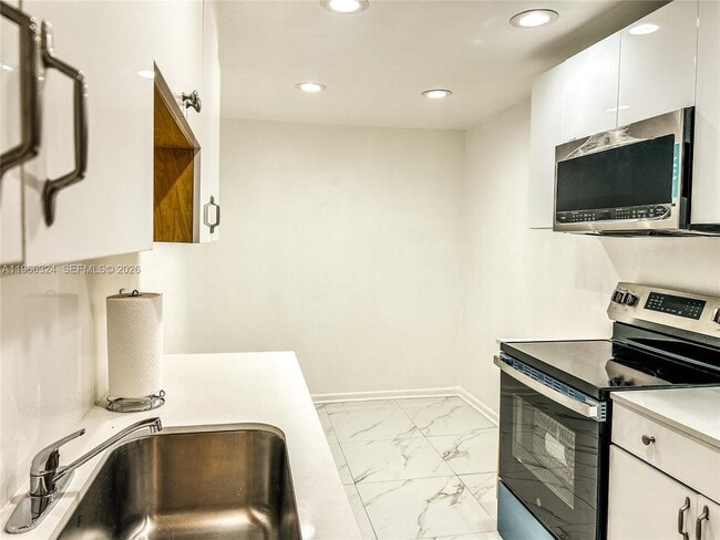 Photo - 3860 NE 170th St Unit 311